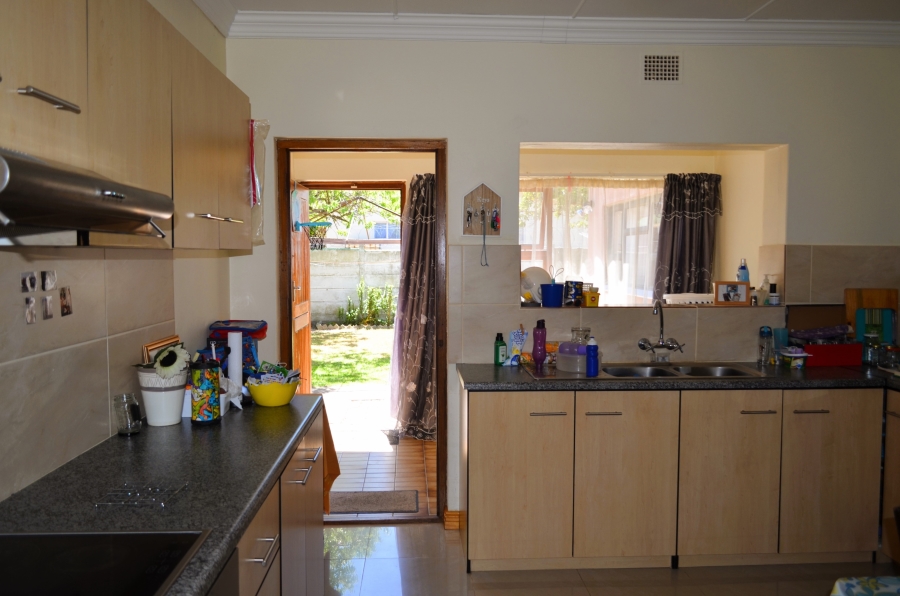 To Let 3 Bedroom Property for Rent in Van Der Stel Western Cape